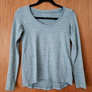 AE V-Neck Long Sleeve Top